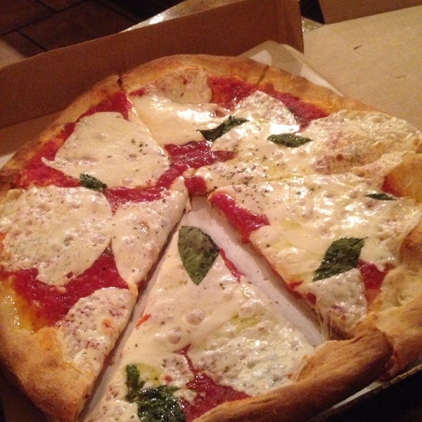 Awesome margherita pizza!