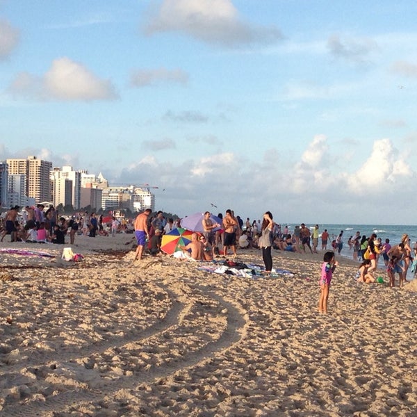 รูปภาพถ่ายที่ South Beach Parasail โดย Mehrdad A. เมื่อ 1/1/2014