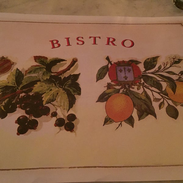 Foto tirada no(a) Bistro Cassis Restaurant por Jim J. em 4/14/2016