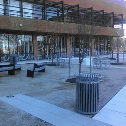 1/31/2013 tarihinde King👑💵ziyaretçi tarafından Coppin State University'de çekilen fotoğraf