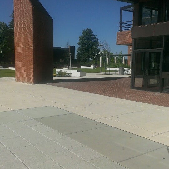 Foto tirada no(a) Coppin State University por King👑💵 em 6/4/2013