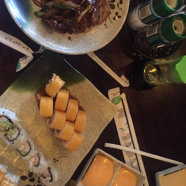 รูปภาพถ่ายที่ Koizi Endless Hibachi &amp; Sushi Eatery โดย Sarray เมื่อ 4/11/2017
