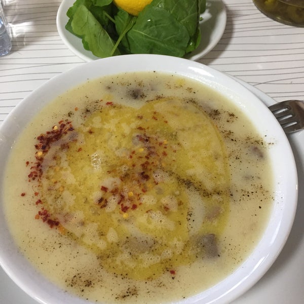Снимок сделан в Oğuz Baran Restaurant пользователем Mehmet D. 2/1/2019