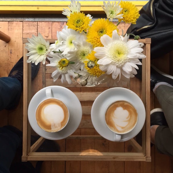 Photo taken at Walter&#39;s Coffee Roastery by Gökçe P. on 10/21/2015