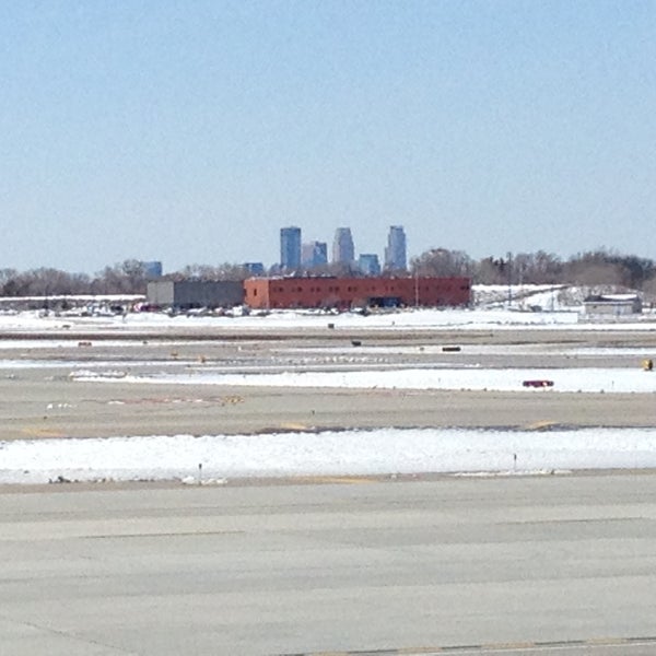 4/20/2013 tarihinde Mark K.ziyaretçi tarafından Minneapolis–Saint Paul International Airport (MSP)'de çekilen fotoğraf