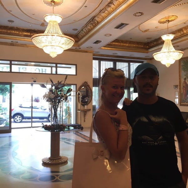 Das Foto wurde bei a.d. Imperial Palace Hotel Thessaloniki von Göksu Y. am 9/15/2016 aufgenommen