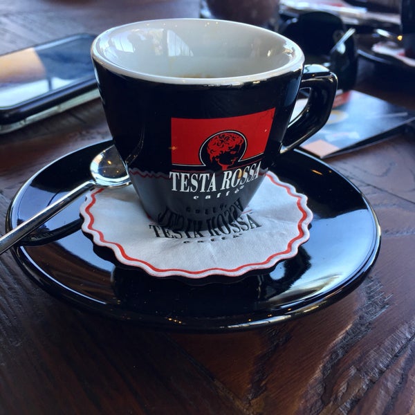 11/14/2016 tarihinde KRY  ziyaretçi tarafından Testa Rossa Caffé'de çekilen fotoğraf