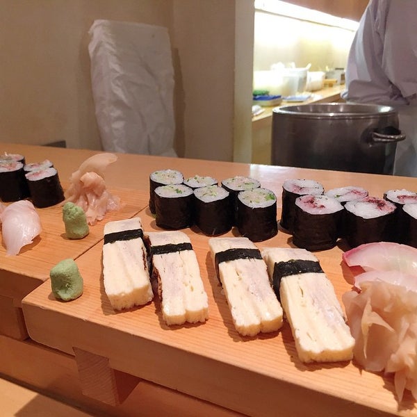 Снимок сделан в Kiku Restaurant пользователем Chikae O. 5/30/2015