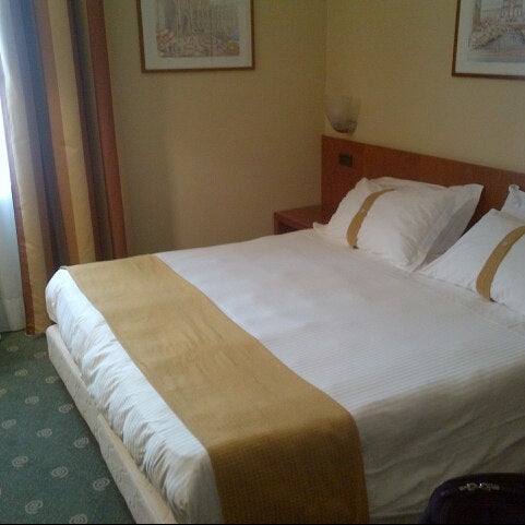 รูปภาพถ่ายที่ Holiday Inn Rome - Aurelia โดย Winetonio เมื่อ 11/19/2012