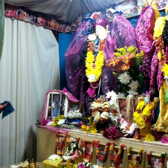Photos at Templo Hare Krishna - iskcon - Temple