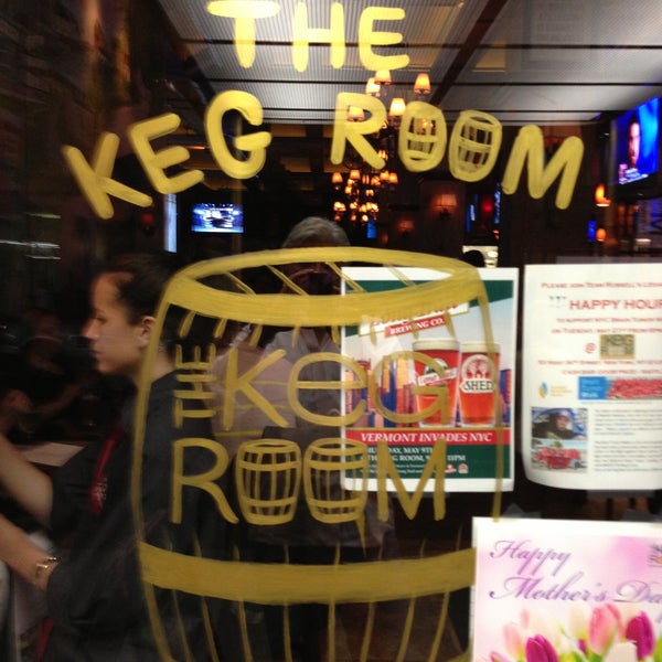 5/10/2013 tarihinde Uf T.ziyaretçi tarafından The Keg Room'de çekilen fotoğraf