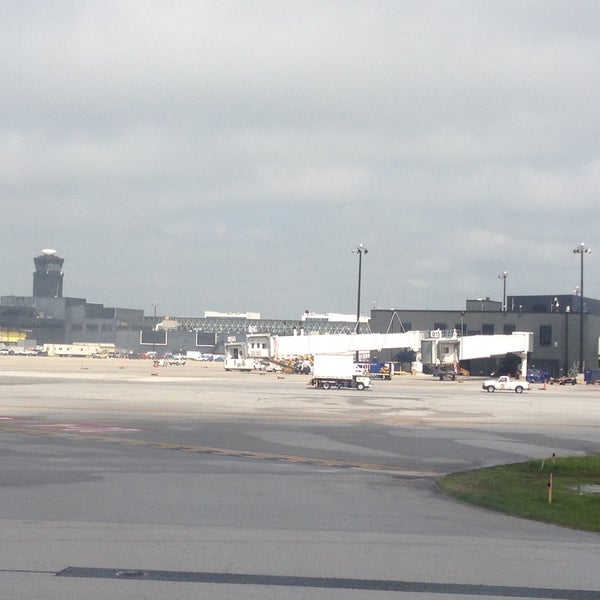 Das Foto wurde bei Baltimore/Washington International Thurgood Marshall Airport (BWI) von Uf T. am 5/8/2013 aufgenommen