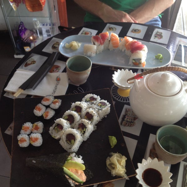 Foto tomada en Tampopo - Sushi Bar  por An L. el 8/7/2015
