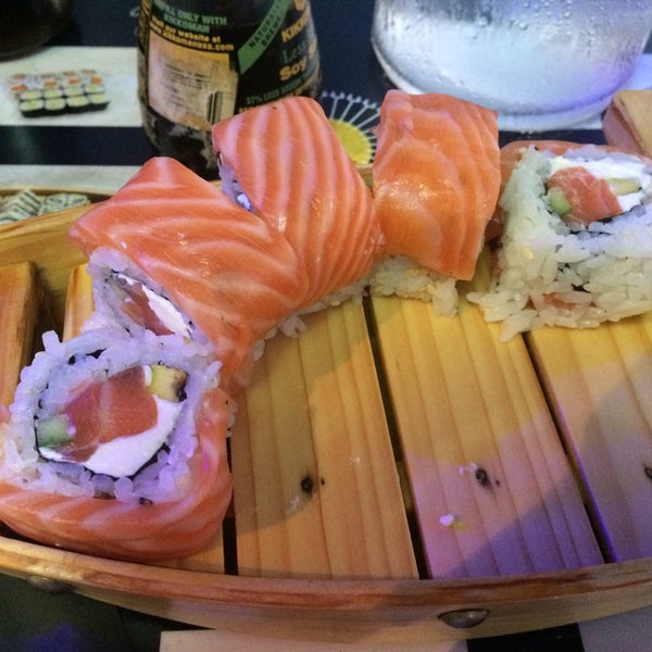 Das Foto wurde bei Tampopo - Sushi Bar von An L. am 9/21/2015 aufgenommen