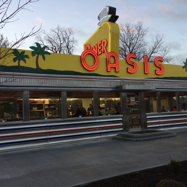 Photo taken at Oasis Diner by Amy B. on 11/30/2014