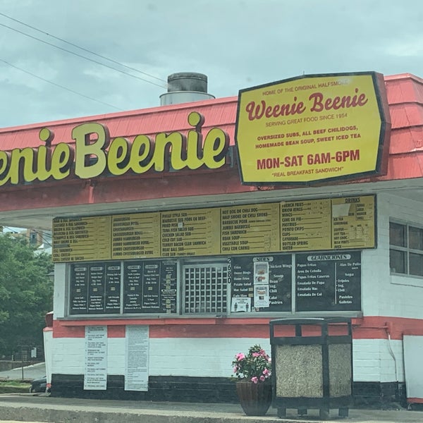 Foto tirada no(a) Weenie Beenie por Jade H. em 6/16/2020