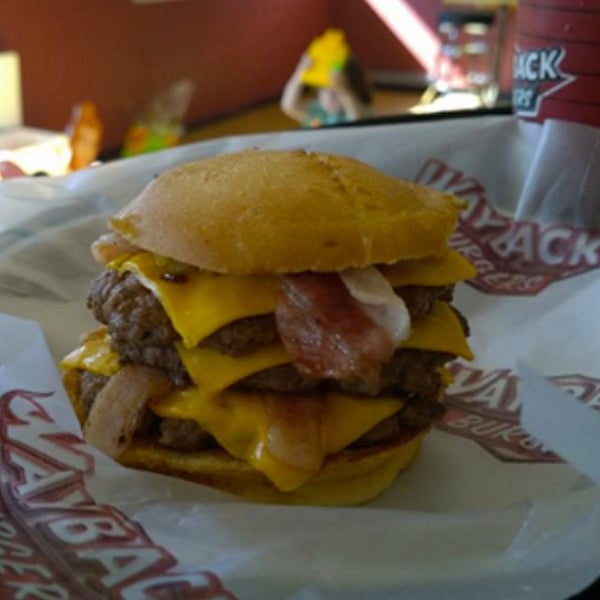Foto tirada no(a) Wayback Burgers por A W. em 3/30/2015