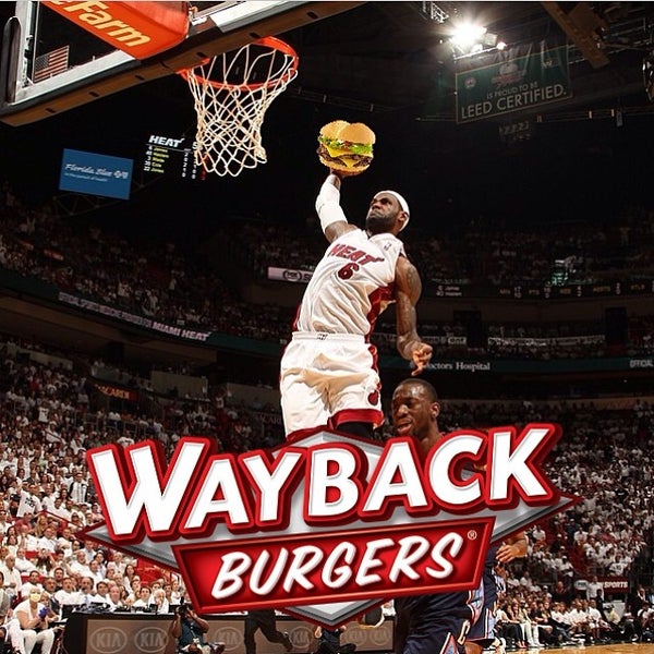 Foto tirada no(a) Wayback Burgers por A W. em 5/28/2014