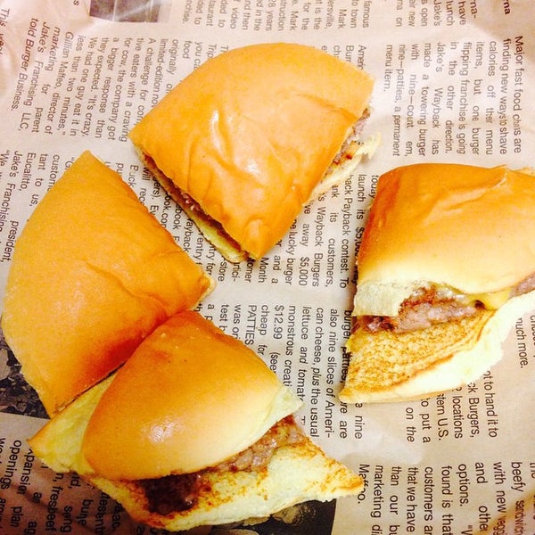 Foto tirada no(a) Wayback Burgers por A W. em 10/25/2014