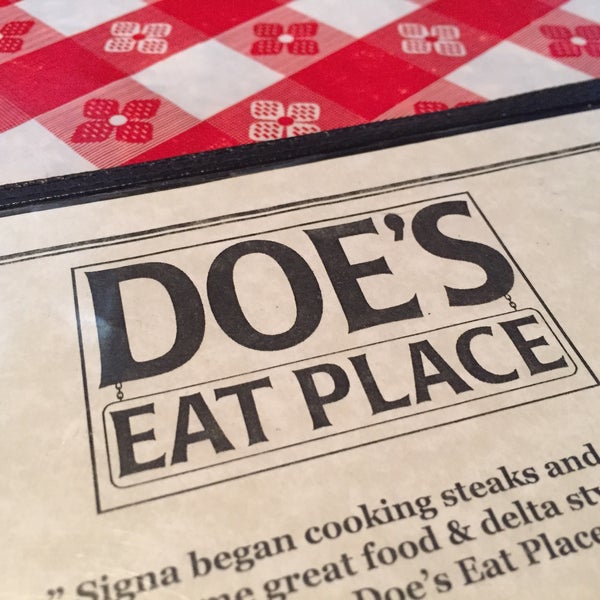 Foto tomada en Doe&#39;s Eat Place  por Donald S. el 6/11/2015