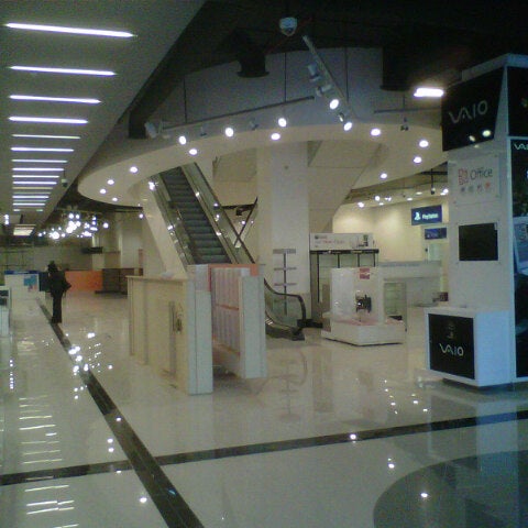 Photo taken at Mall Portal Centro by Enrique S. on 9/25/2012