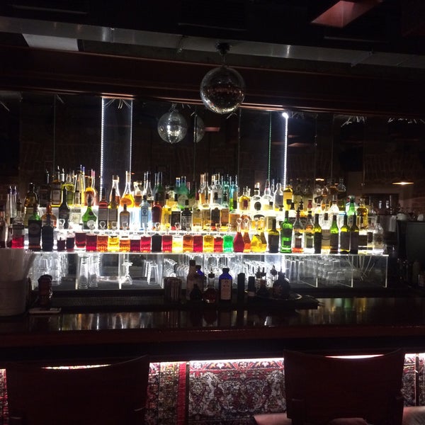 รูปภาพถ่ายที่ InTouch Cocktail Bar โดย Света С. เมื่อ 11/20/2016