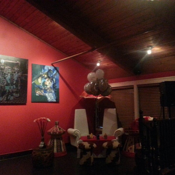 รูปภาพถ่ายที่ Lucy Ethiopian Restaurant &amp; Lounge โดย Rony P. เมื่อ 1/24/2014