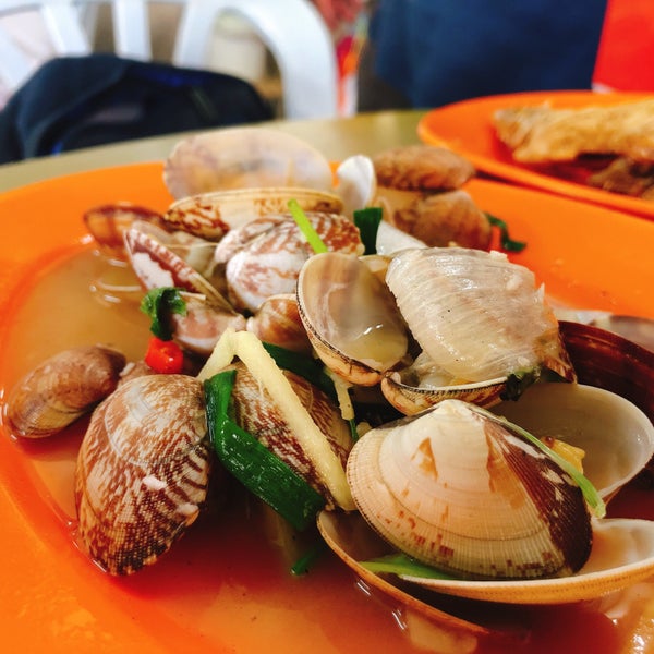 Снимок сделан в San Low Seafood Restaurant пользователем Sapasapa C. 9/7/2019