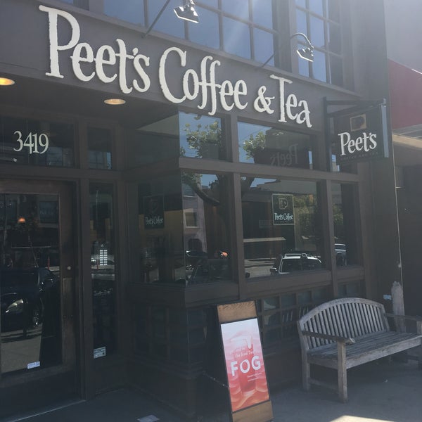 รูปภาพถ่ายที่ Peet&#39;s Coffee &amp; Tea โดย Chris M. เมื่อ 6/13/2018