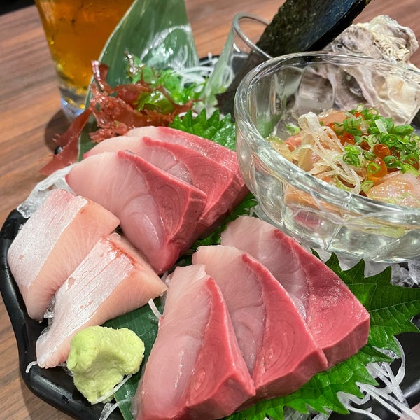 Foto diambil di Sushi Hana oleh Beau T. pada 4/9/2022.