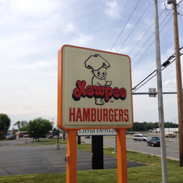 รูปภาพถ่ายที่ Kewpee Hamburgers โดย Roy Adam L. เมื่อ 5/25/2013