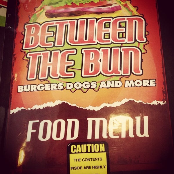 Foto diambil di Between the Bun - Burgers, Dogs and More oleh Scott W. pada 7/14/2014