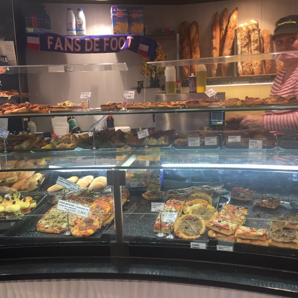 Кафе кондитерская la petite Boulangerie