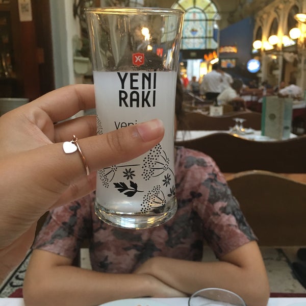 Photo prise au Seviç Restoran par Tuğba E. le8/21/2016