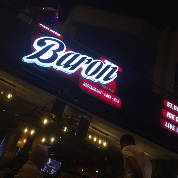 Foto tirada no(a) Baron Restaurant &amp; Cafe por Fatih em 8/17/2021