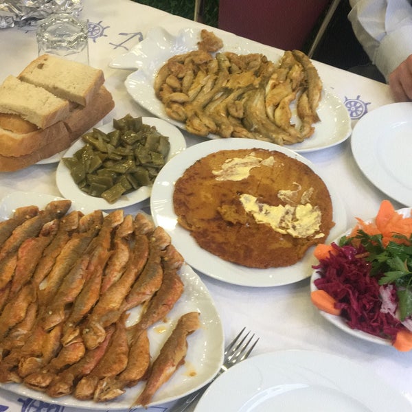 Photo taken at Kıyak Kardeşler Balık Restaurant by Hale . on 12/1/2016