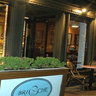 12/6/2013 tarihinde Brioche Bakery &amp; Cafeziyaretçi tarafından Brioche Bakery &amp; Cafe'de çekilen fotoğraf