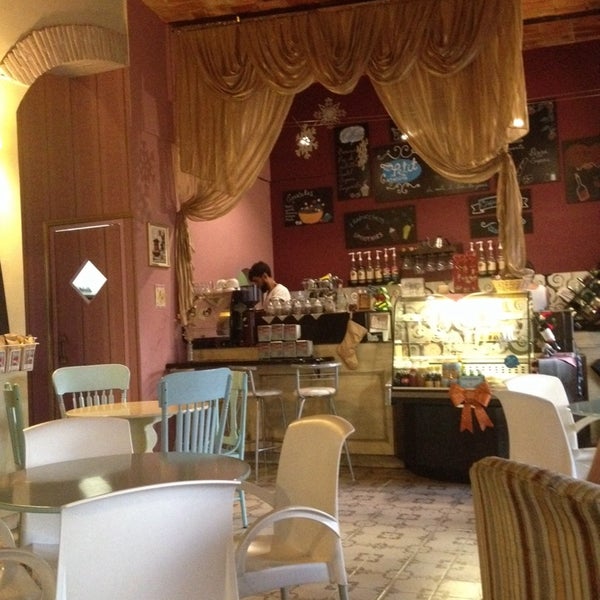 12/11/2013 tarihinde Alejandra T.ziyaretçi tarafından Petit Cafecito'de çekilen fotoğraf