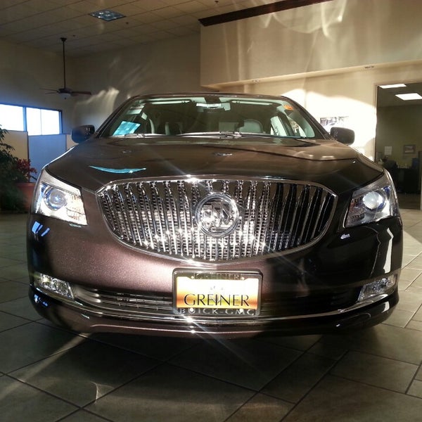 11/6/2013にColeen L.がGreiner Buick GMC Dealerで撮った写真