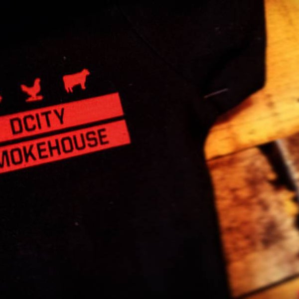 รูปภาพถ่ายที่ DCity Smokehouse โดย Reese B. เมื่อ 10/15/2015