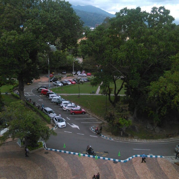 Photo taken at Universidad Santo Tomas by Dayanna P. on 8/15/2014