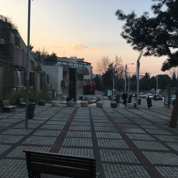 Foto diambil di Yüzen Taşlar Heykeli oleh Ozan K. pada 2/18/2017