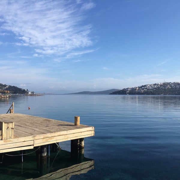 Foto diambil di Marisol Boutique Hotel &amp; Beach oleh Tuğba pada 2/23/2017