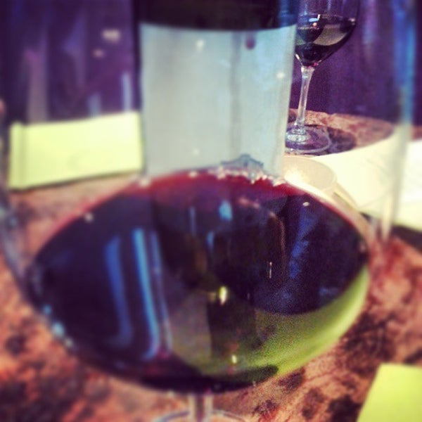 9/29/2013にChati W.がPoco Wine + Spiritsで撮った写真