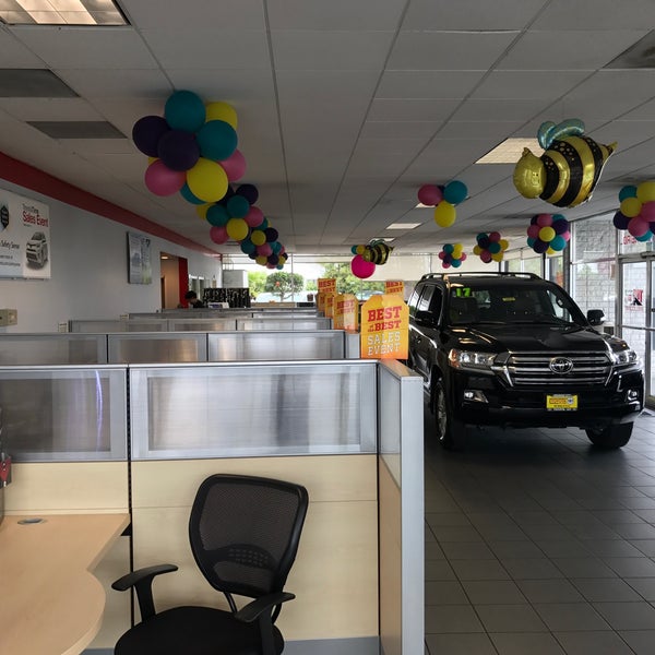 Toyota 101 - Car Dealership in Redwood City