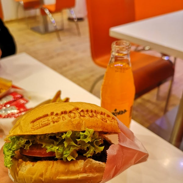 Foto diambil di broburger oleh A pada 1/9/2019