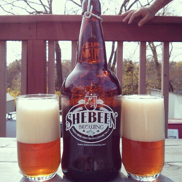 Foto tirada no(a) Shebeen Brewing Company por Luis O. em 4/28/2013
