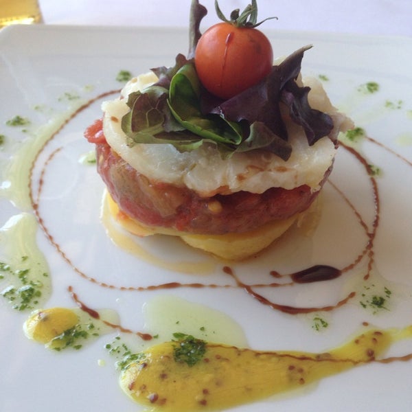 Снимок сделан в Restaurante Alborada пользователем Vivianne T. 7/5/2014