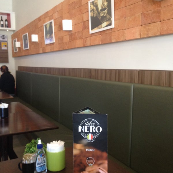 5/21/2016 tarihinde Luiz F.ziyaretçi tarafından Dolce Nero Cafés'de çekilen fotoğraf