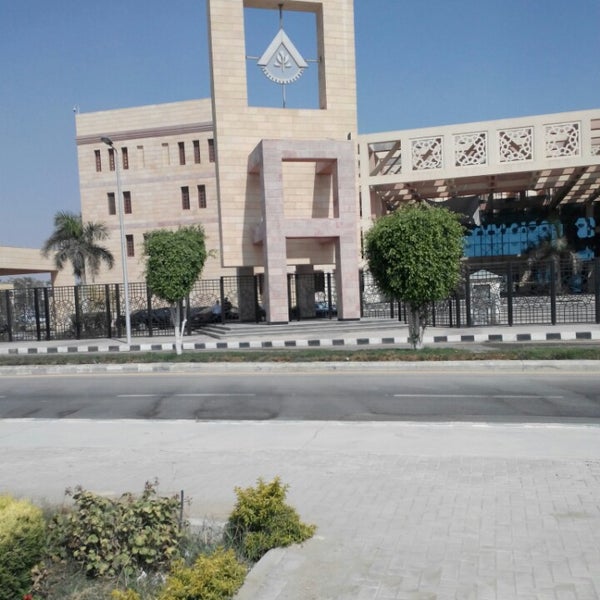Центральная библиотека в сиэтле, 2004. Высотки нью-йорка. Police building. Южный централ лос анджелес. Полиция йоханнесбурга.